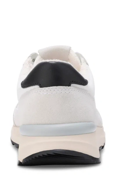 Eastland Leap Jogger Sneaker In White