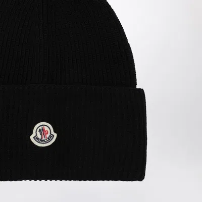 Moncler Black Wool Beanie With Logo Patch In Black