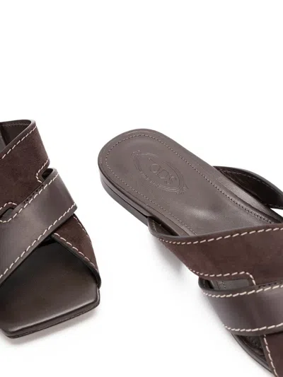 Tod's Flat Leather Sandals With Crossed Straps Shoes In Brown