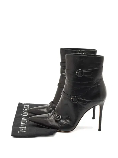Pre-owned Gianvito Rossi Pointed-toe Leather Ankle Boots In Black