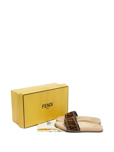 Pre-owned Fendi Zucca 图案丝绒凉鞋 In Brown