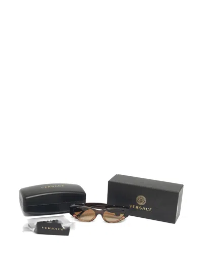 Pre-owned Versace Oval Frame Sunglasses In Brown