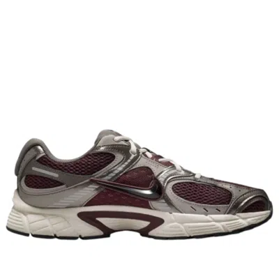 Nike V5 Rnr Sneaker In Multi