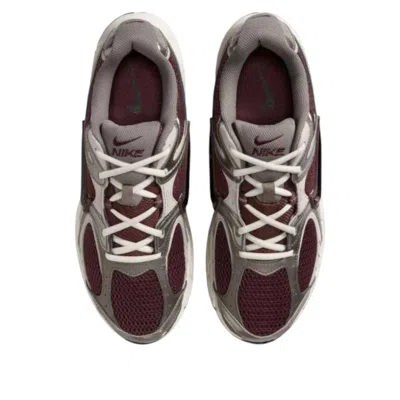 Nike V5 Rnr Sneaker In Multi