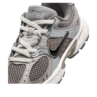 Nike (ps)  V5 Rnr 'cave Stone College Grey' In Gray