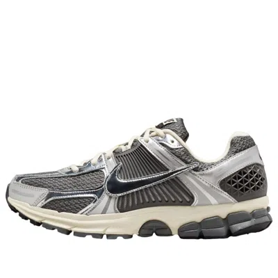 Nike Zoom Vomero 5 Sneakers In Gray