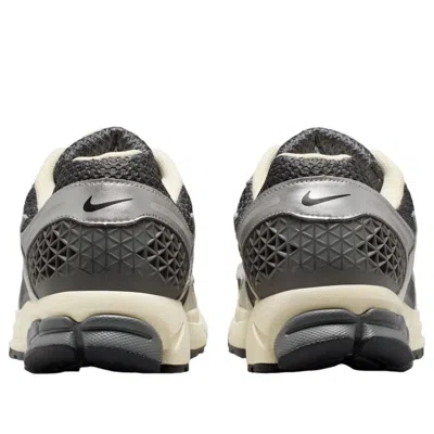 Nike Zoom Vomero 5 Sneakers In Gray