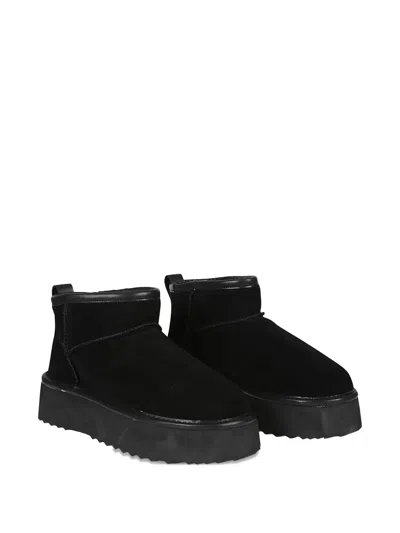 Hoor Vega Platform Boots In Black