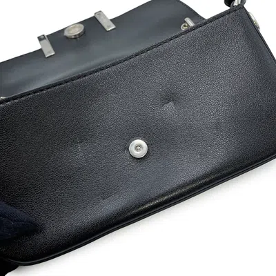 Pre-owned Fendi Baguette Black Leather Shoulder Bag ()