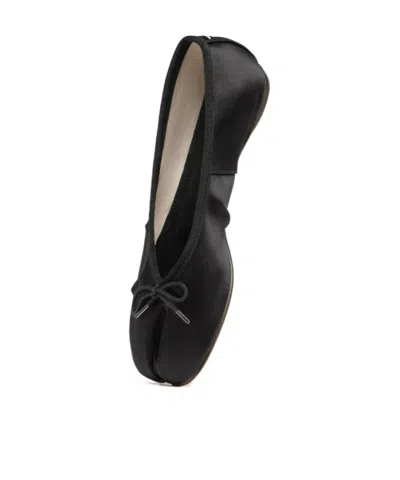 Maison Margiela Split-toe Tie Ballerina In Black