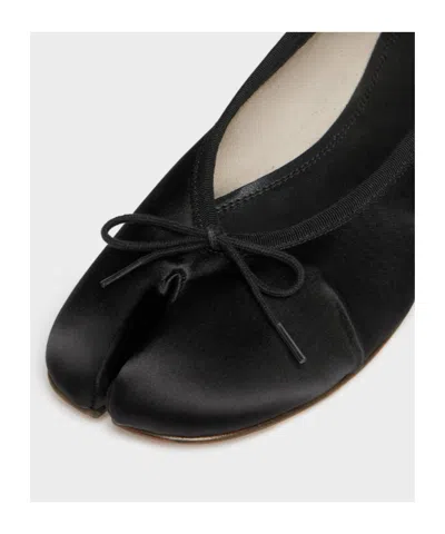 Maison Margiela Split-toe Tie Ballerina In Black