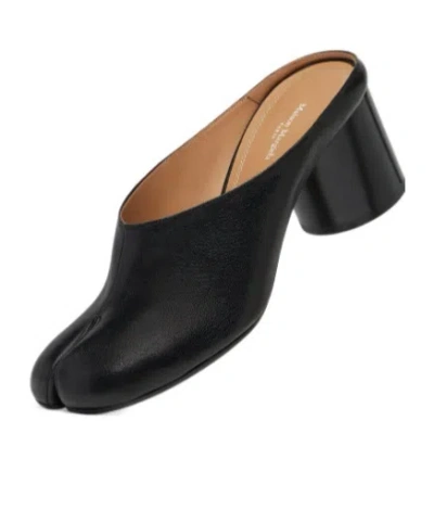 Maison Margiela Mule Tabi In Pelle In Black
