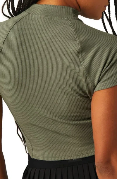 Beyond Yoga Formation Ribbed Crop T-shirt In Green
