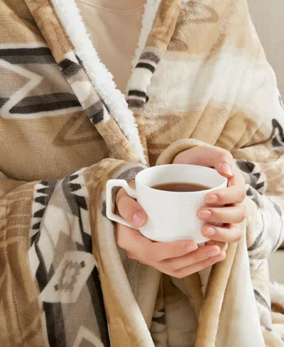 Woolrich Print Plush To Sherpa Heated Throw, 50" X 60" In Nude