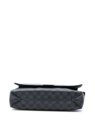 Pre-owned Louis Vuitton 2013 Damier Graphite Daniel Mm Crossbody Bag In Black