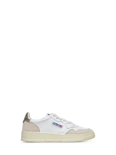 Autry Medalist Low Sneakers In White