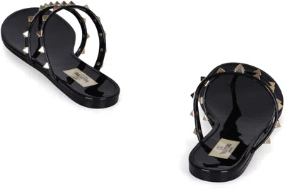Valentino Garavani Summer Rockstud Thong Sandals In Black