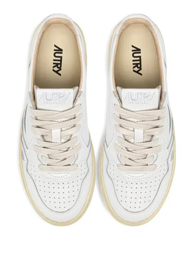Autry Medalist Low Sneakers In White Leather With Silver Embroidery In Multi