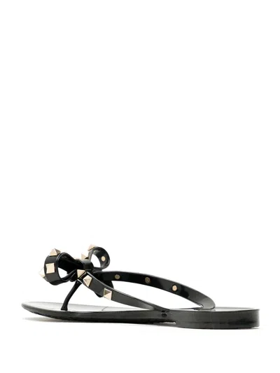 Valentino Garavani Valentino Rockstud Rubber Flip Flop In Black