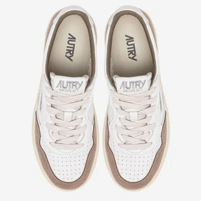 Autry Medalist Sneakers Leather Perforated Toe In Neutral