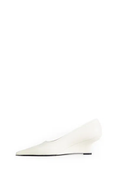 Totême Toteme Pointed Nappa Leather Wedge Pumps In White