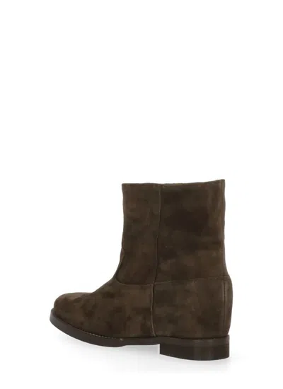 Julie Dee Suede Leather Ankle Boots In Brown