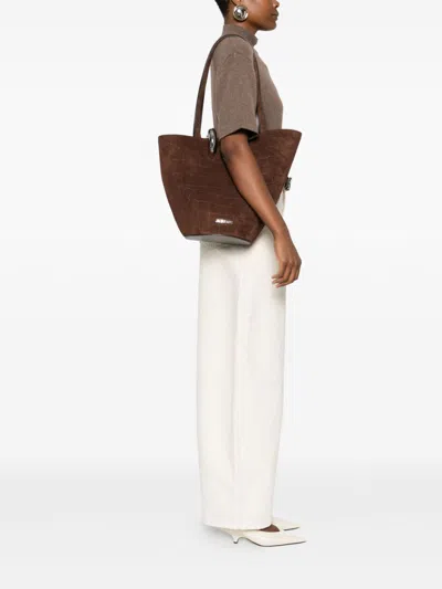 Jacquemus Le Bambola Moyen Bucket Bag In Brown
