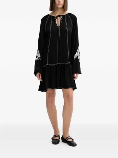 系带刺绣迷你连衣裙