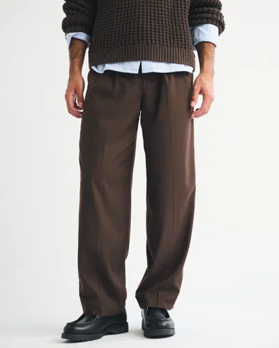 Abercrombie & Fitch Pleated Baggy Trouser In Brown