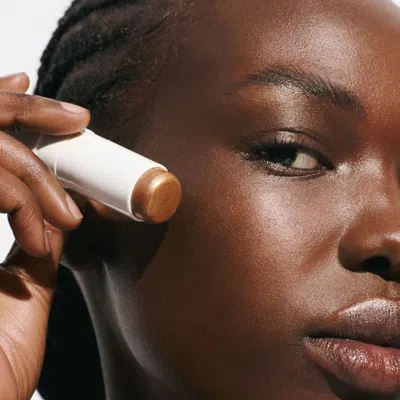 Goop Glow Skin Highlighter Stick In Transparent