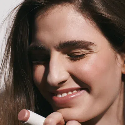 Goop Glow Skin Highlighter Stick In Pink