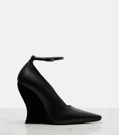 Alaïa 110 Leather Wedges In Black