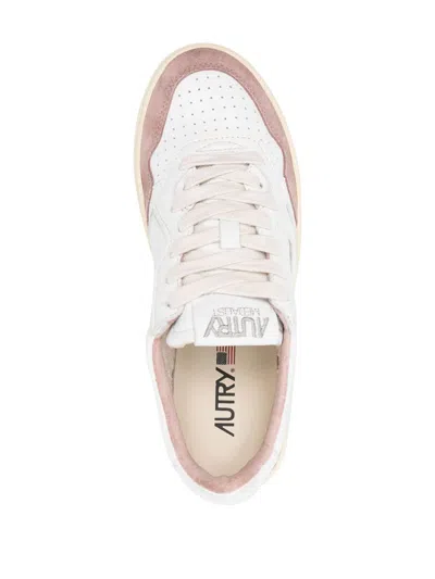 Autry Medalist Sneakers In White