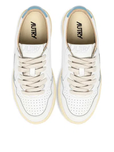 Autry Medalist Low Sneakers In White And Light Blue Leather In White