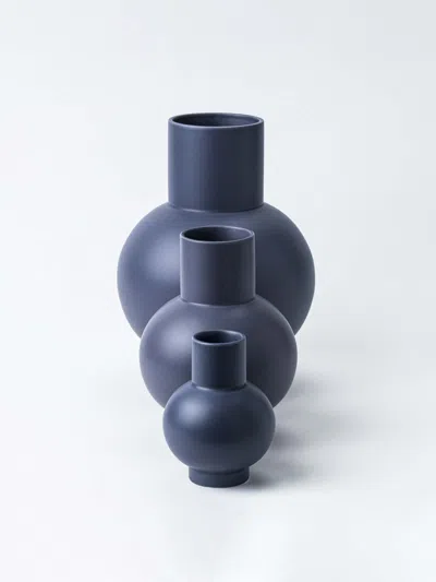 Raawii Vases Lifestyle  In Purple
