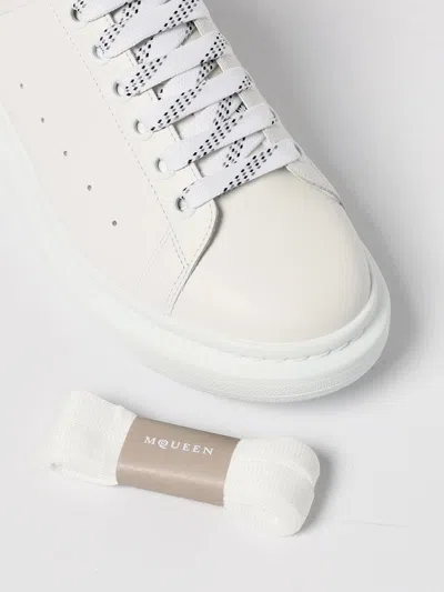 Alexander Mcqueen White And Black Low-top Sneakers With Chunky Sole And Contrasting Heel Tab In Leather Man In Multi