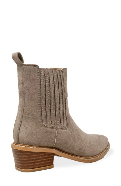 Chase & Chloe Chase And Chloe Western Block Heel Chelsea Boot In Brown