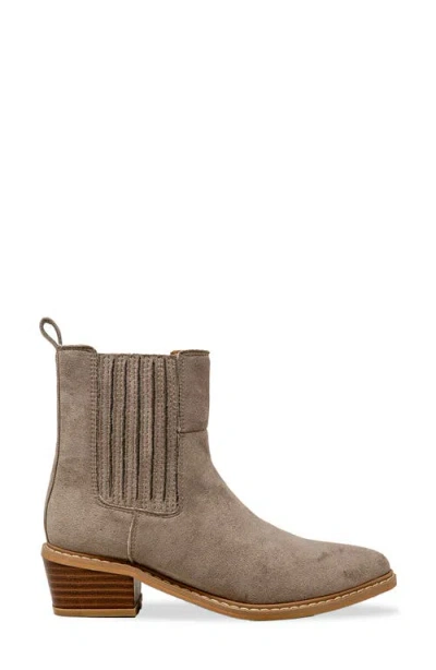 Chase & Chloe Chase And Chloe Western Block Heel Chelsea Boot In Brown