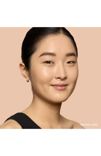 Bobbi Brown Weightless Skin Oil-controlling Foundation Spf 15 With Hyaluronic Acid In Nude