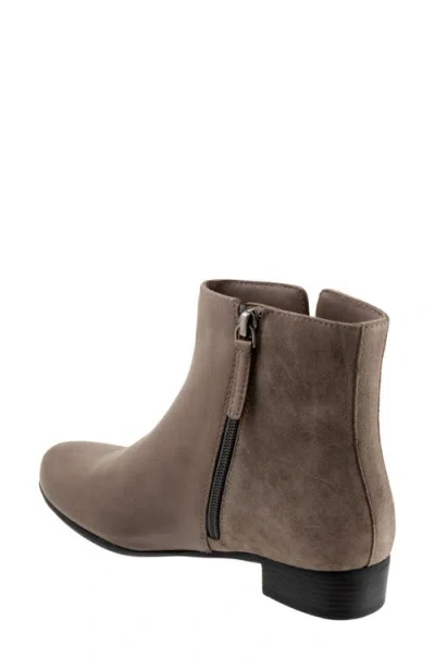 Trotters Maxwell Bootie In Brown