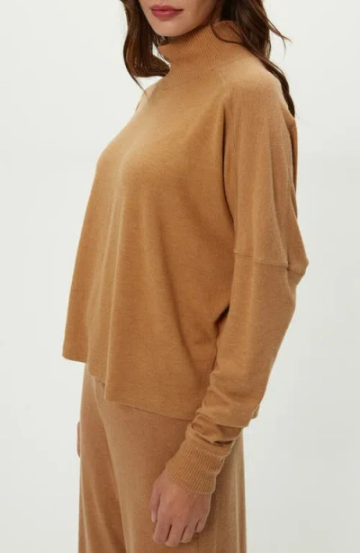 Michael Stars Gabriella V-neck Top In Brown