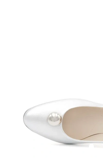 Amalfi By Rangoni Leopolda Pump In White