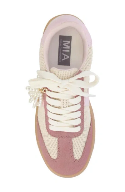 Mia Axel Sneaker In Multi