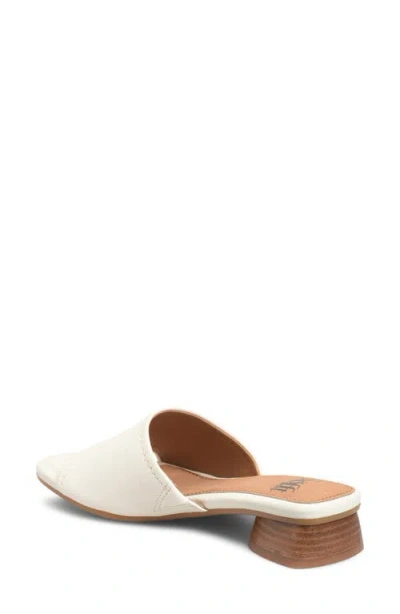 Söfft Sahara Slide Sandal In White