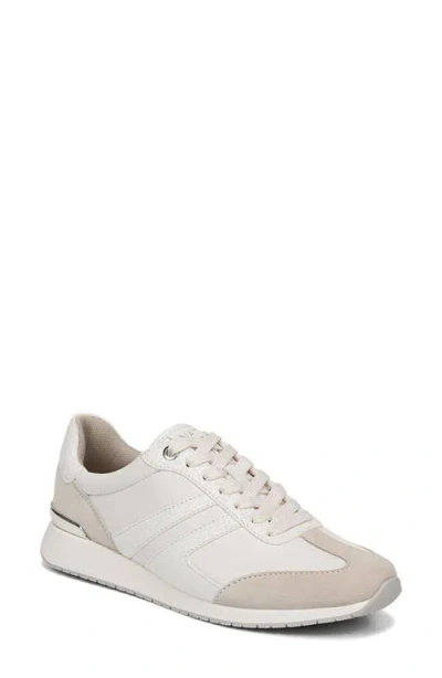 Naturalizer Lorena Sneaker In Neutral