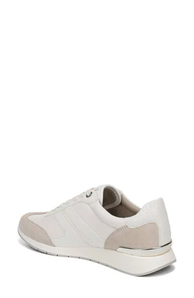 Naturalizer Lorena Sneaker In Neutral
