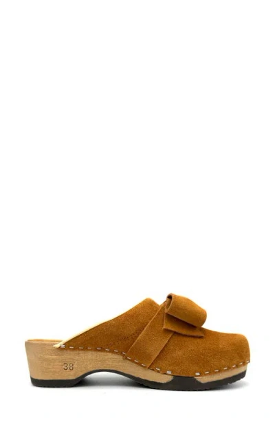 Kunsten Embla Bow Clog In Brown