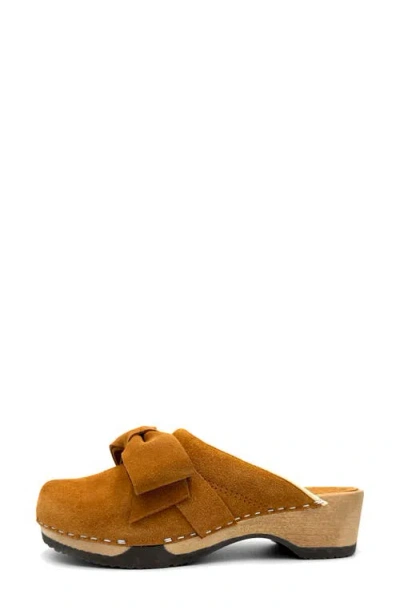 Kunsten Embla Bow Clog In Brown