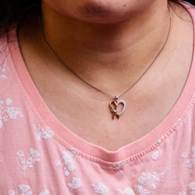 Haus Of Brilliance 10k Yellow Gold Plated .925 Sterling Silver 1/5 Cttw Diamond Ribbon Heart Pendant In Two Tone