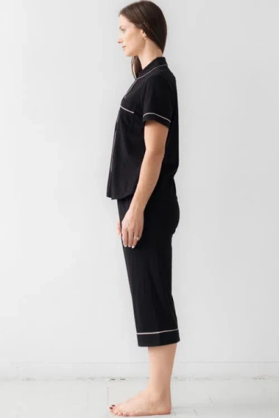 Salua Classic Luxury Capri Pajamas In Black